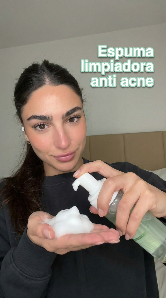 Espuma Purificante para Acné – Controla grasa y brotes desde el primer uso